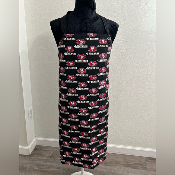 49ers apron 🏈 - Picture 2 of 12